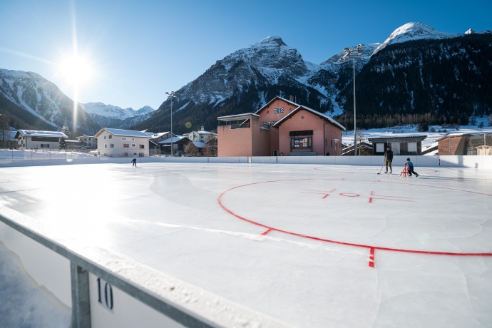 Eisfeld Bergün (Copyright: Marco Hartmann) Eisfeld Bergün (Copyright: Marco Hartmann)